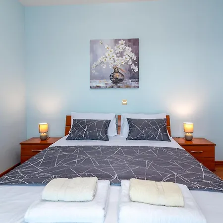 Ani Apartahotel