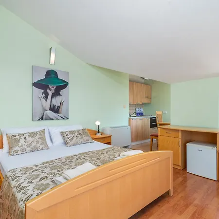 Apartahotel Ani Trogir