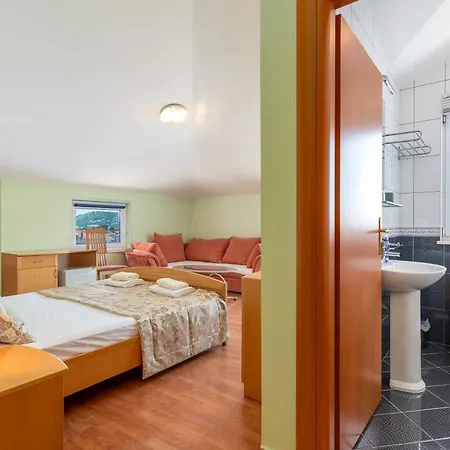 Ani Apartahotel