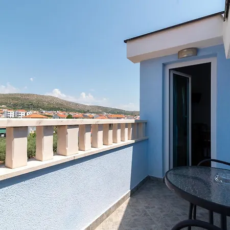 Ani * Trogir